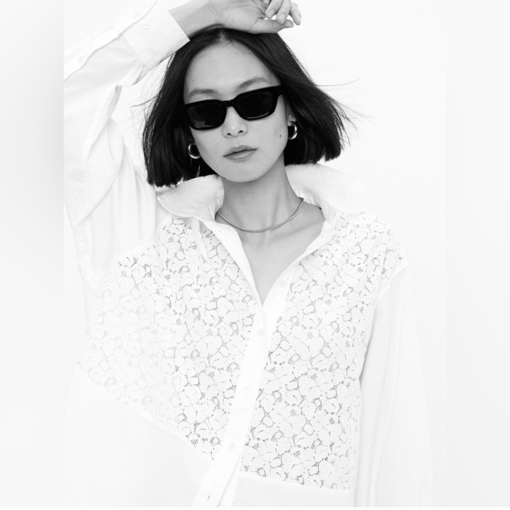 GAP white lace front Big Shirt, size small